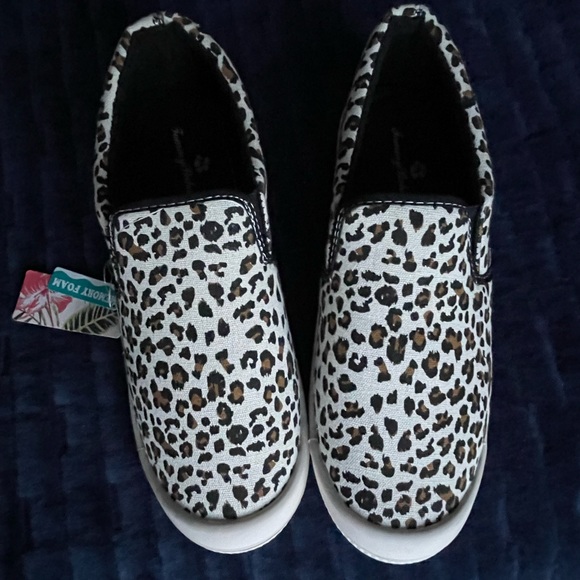 Tommy Bahama Shoes - NWT Tommy Bahamas leopard print canvas slip on sneakers memory foam size 9.5